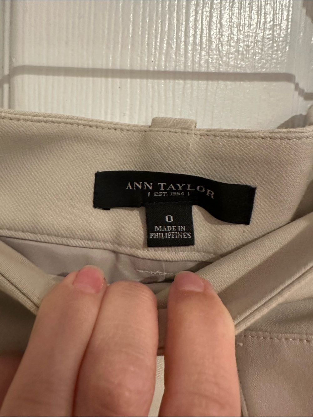 Ann Taylor Cream Zip Pocket Pencil Skirt Size 0 Neutral A-Line Career Chic - Picture 4 of 5